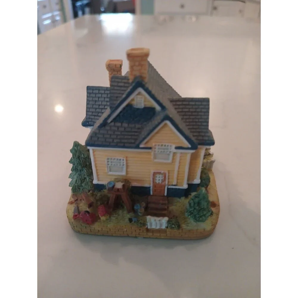 Liberty Falls Village Americana 